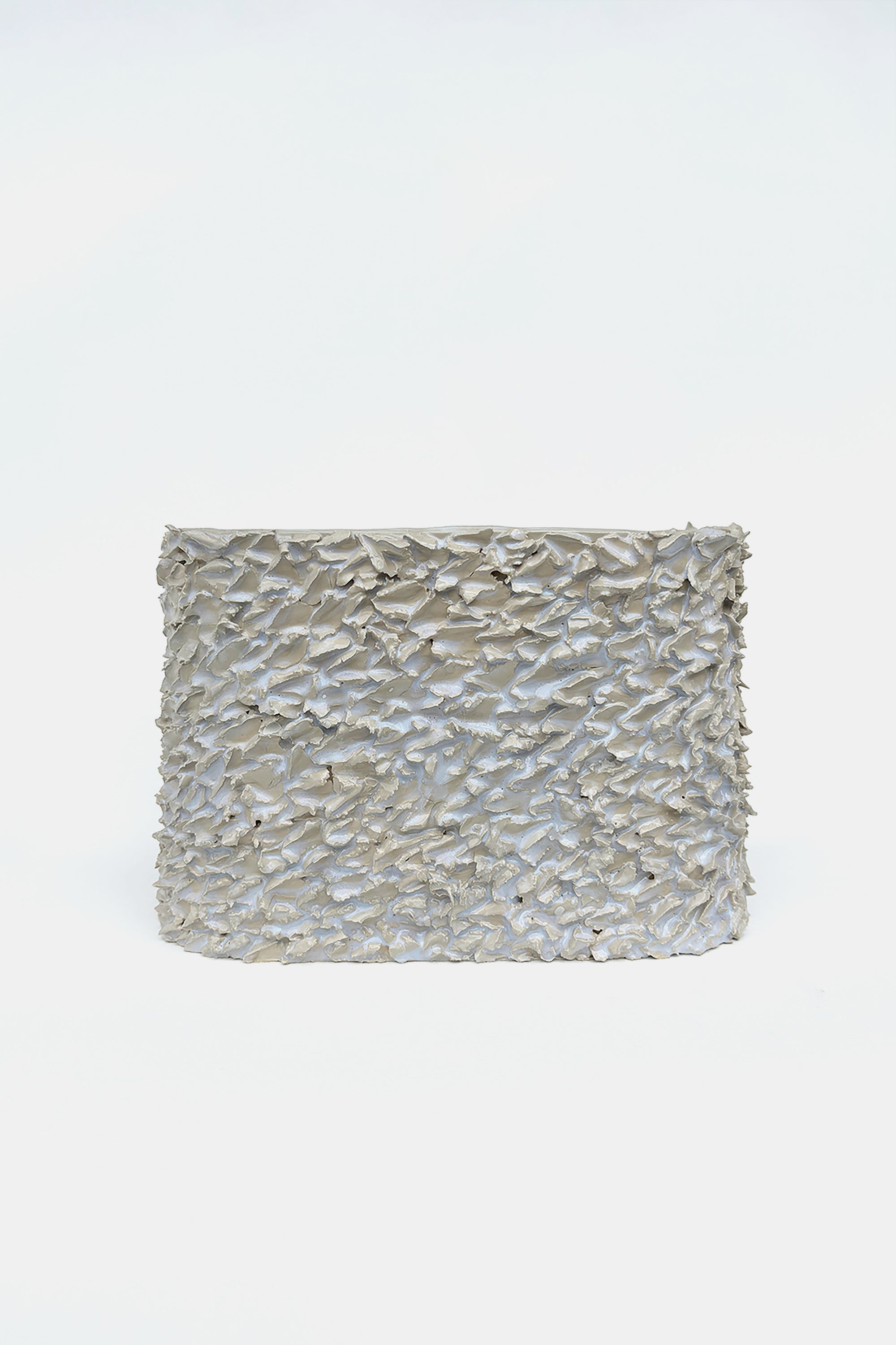 VOA: White Oval Barbed (Thumbnail)