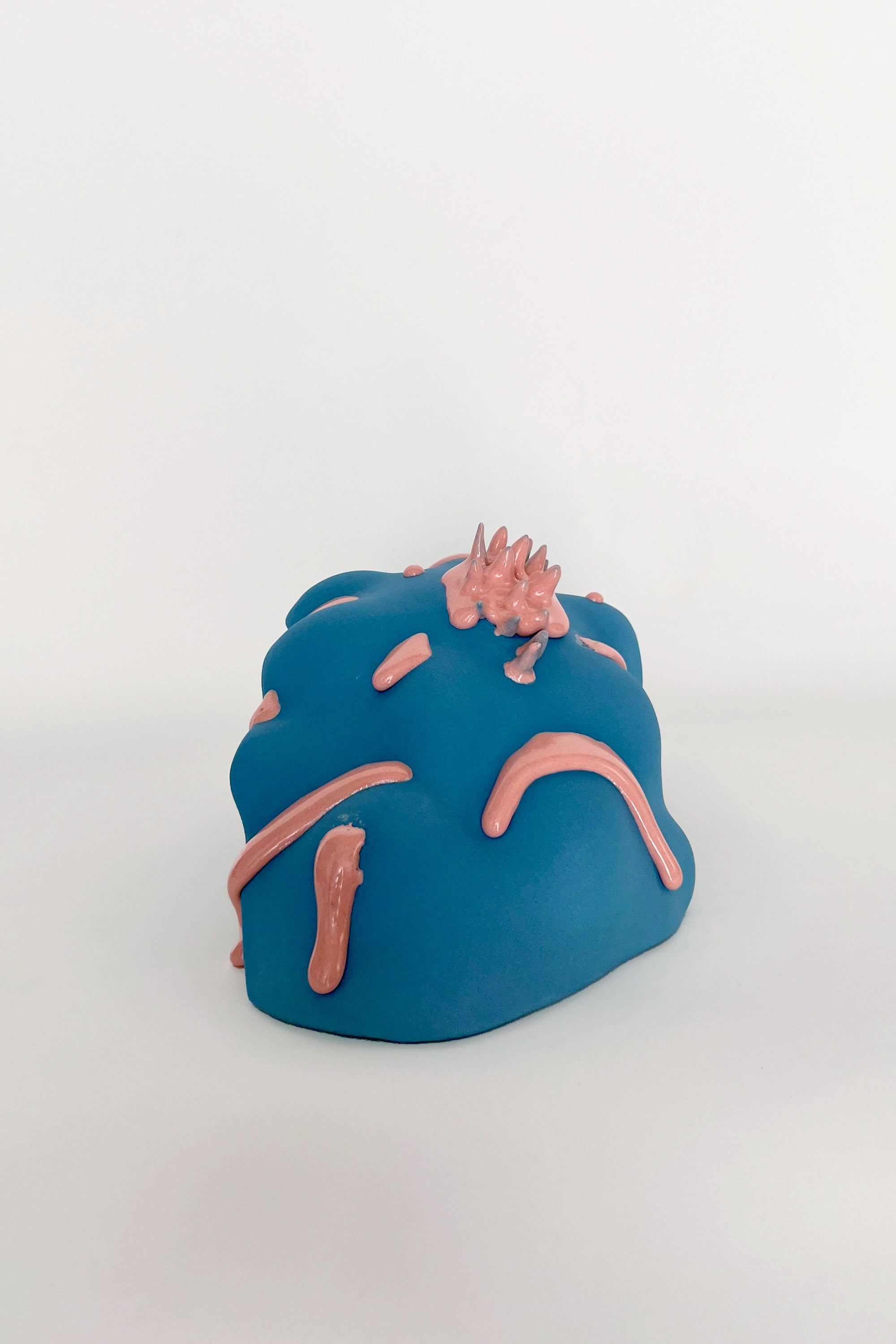 VOA, product: Queen Blue (Fig. 3)