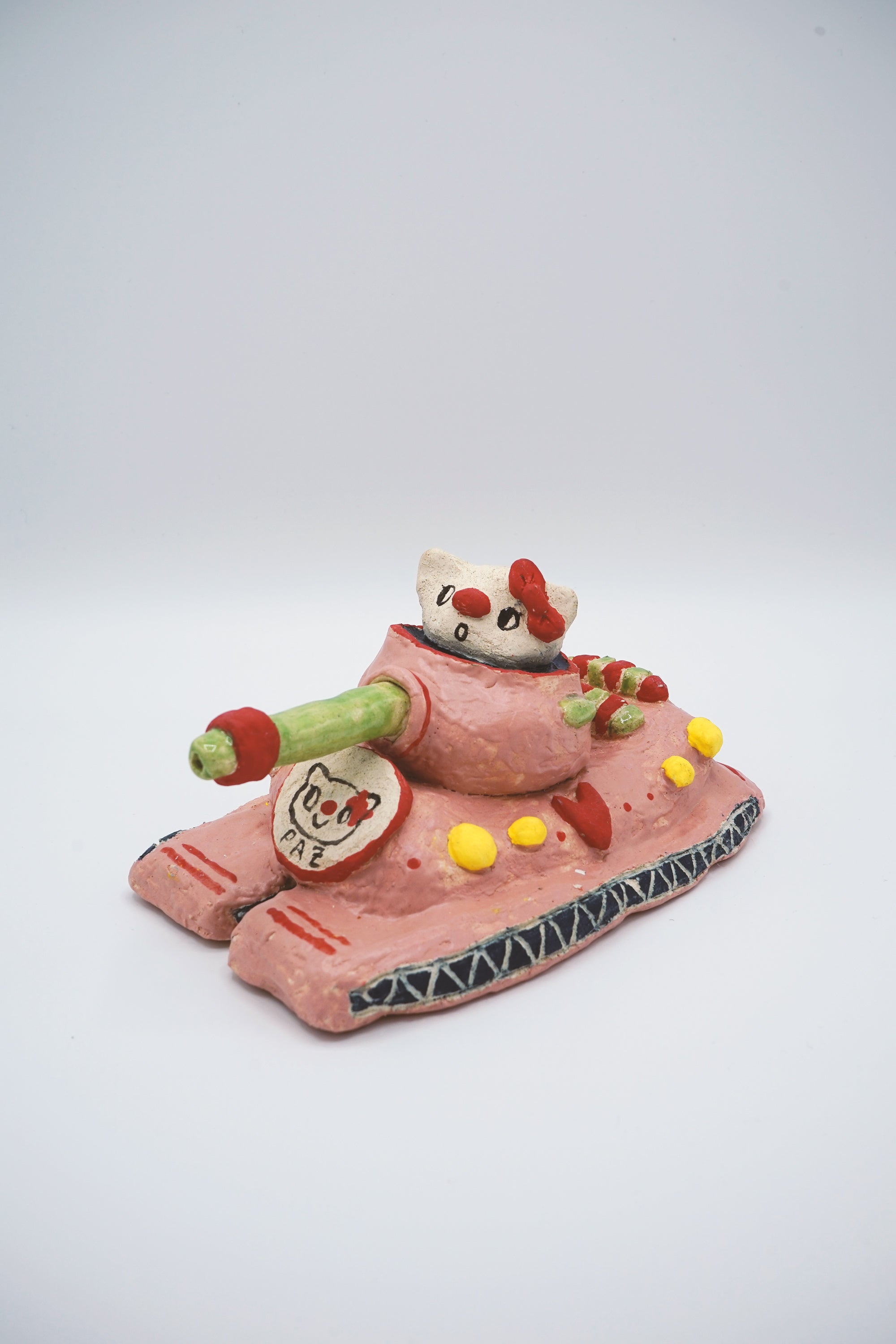 VOA, product: Hello Kitty quiere la paz mundial (Fig. 2)