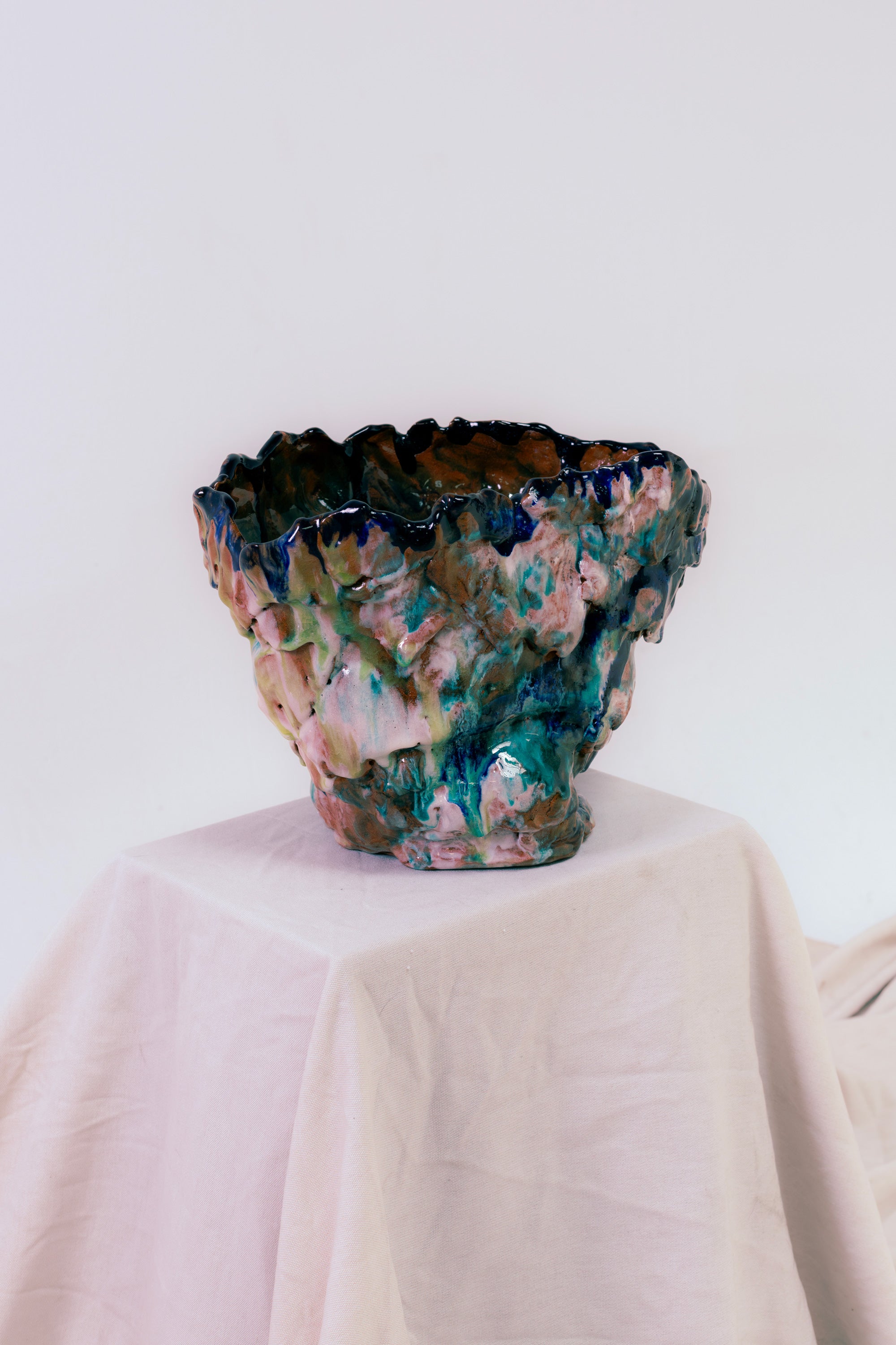 VOA, article: Contemporary Craft Collection (Fig.)