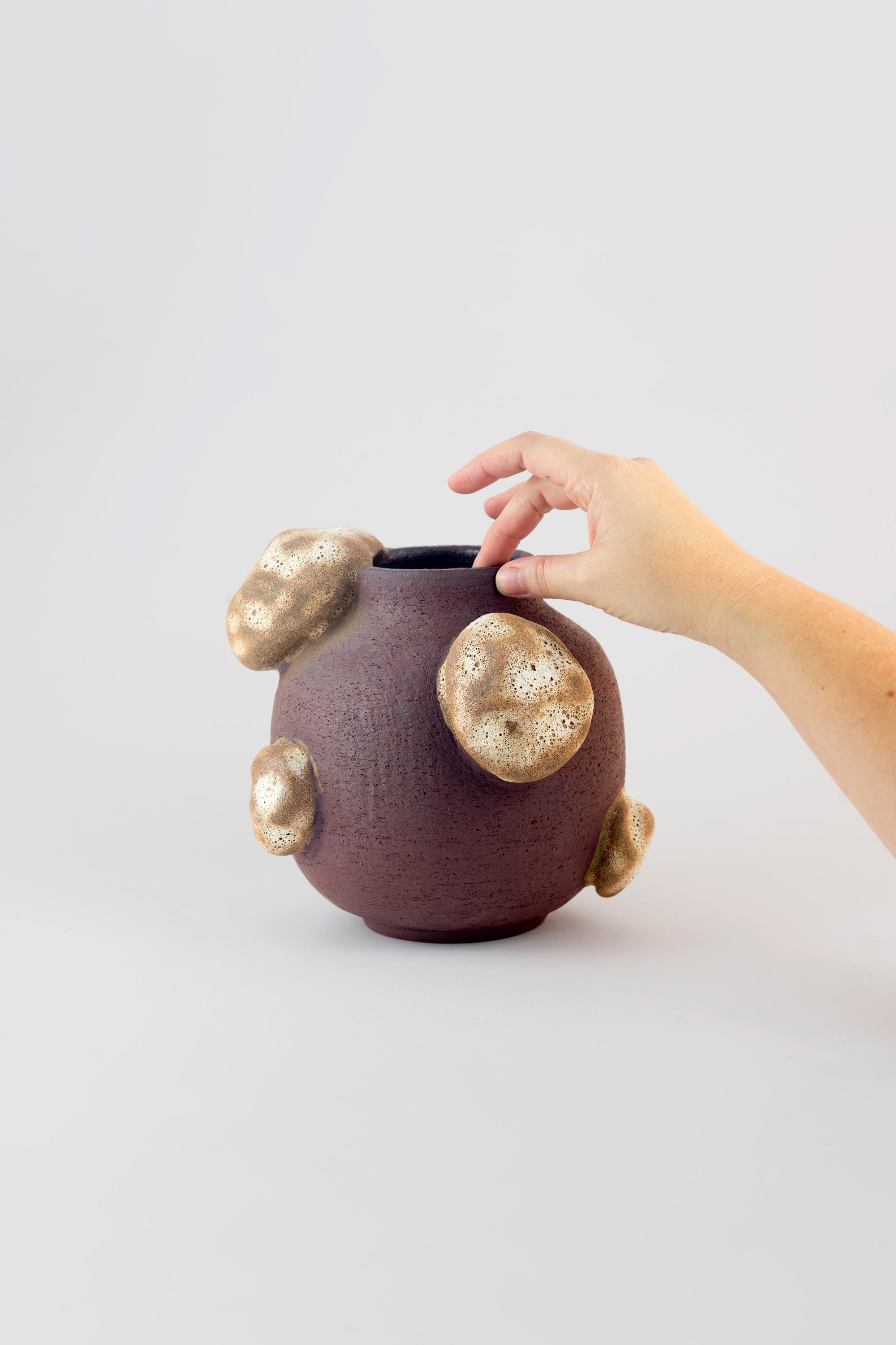 VOA, product: Foamy blister vase (Fig. 3)