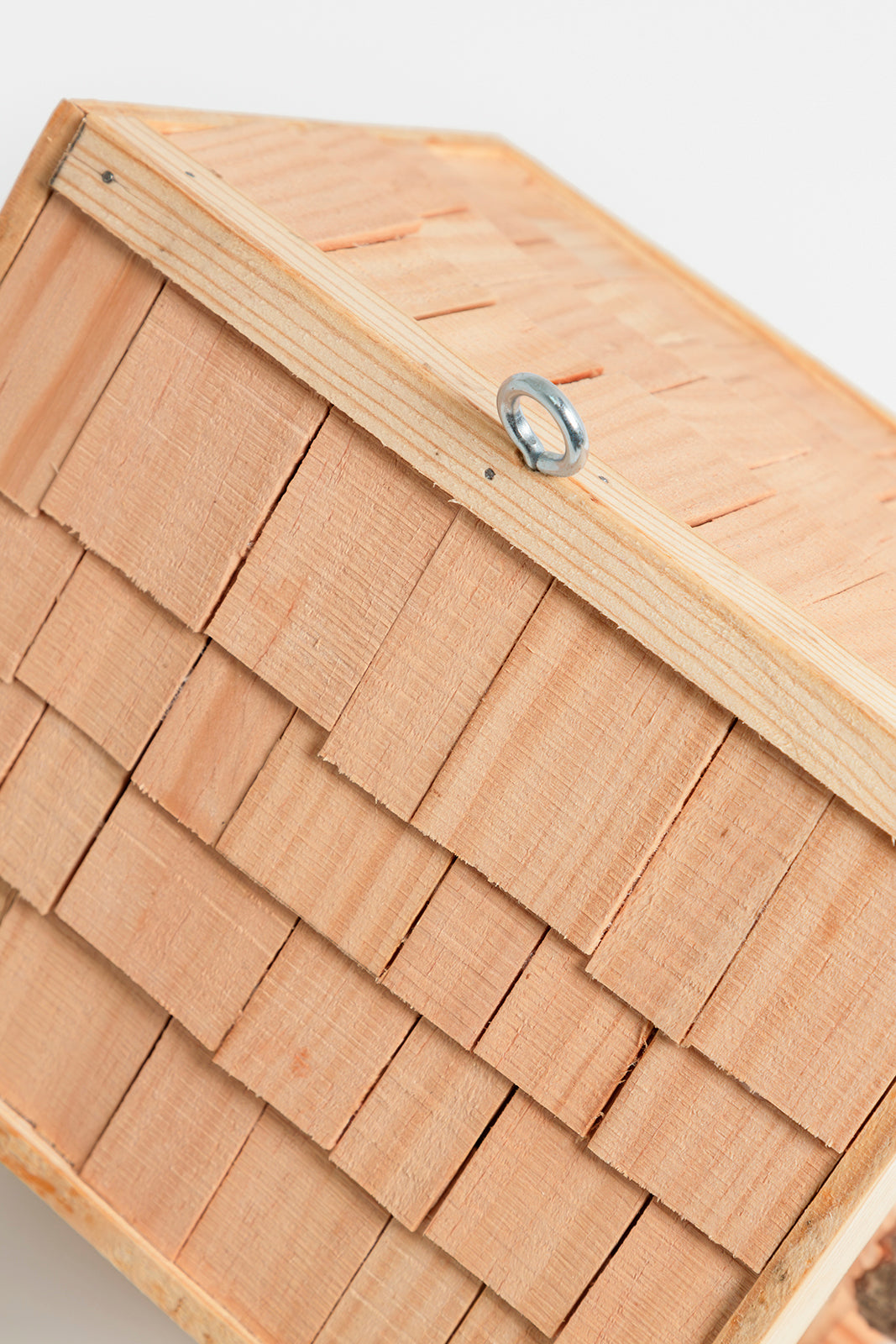 VOA, product: La Casa Conífera Birdhouse. Wood (Fig. 4)