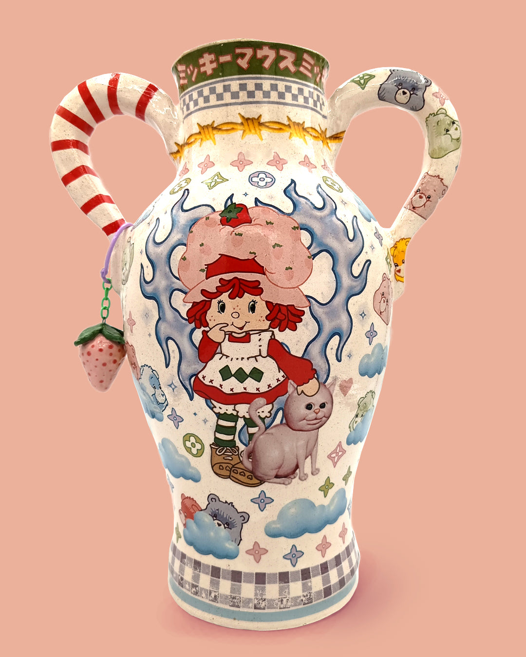 VOA: Strawberry vase (Thumbnail)
